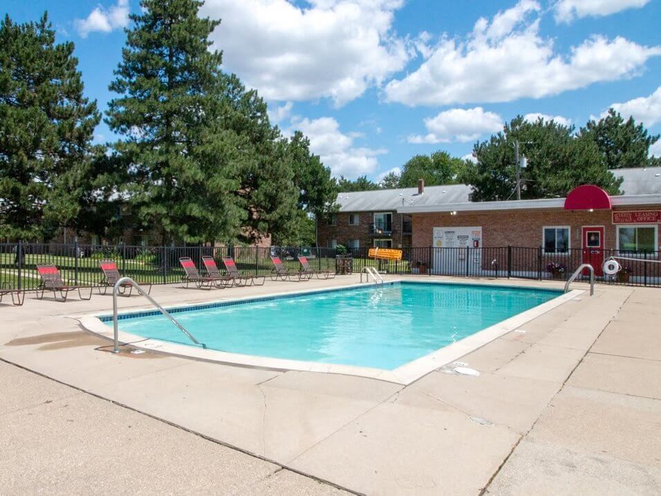 pool at Warren Club Apartments