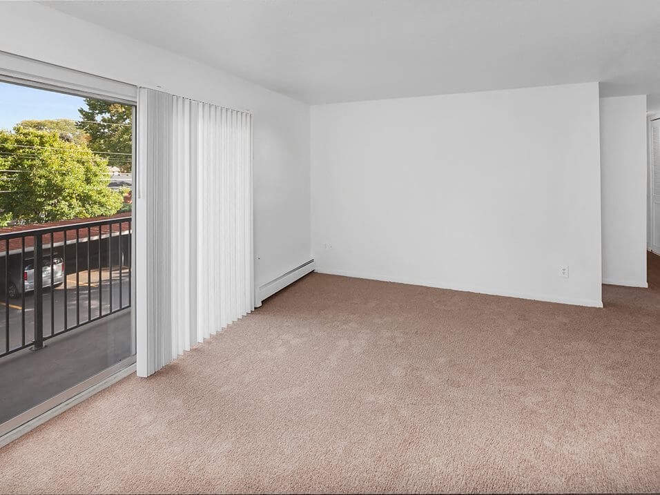 apartment living room in Warren