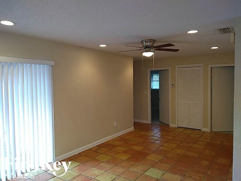7518 Nw 42Nd Dr 3 Beds Apartment for Rent
