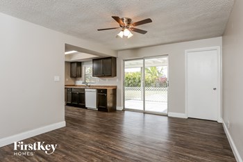 7519 NW 43 Ct 4 Beds House for Rent - Photo Gallery 5