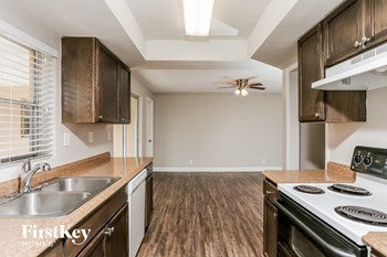 7519 NW 43 Ct 4 Beds House for Rent - Photo Gallery 6