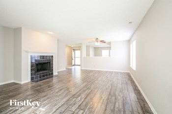 7563 Hollow Reed Ct 3 Beds House for Rent - Photo Gallery 4