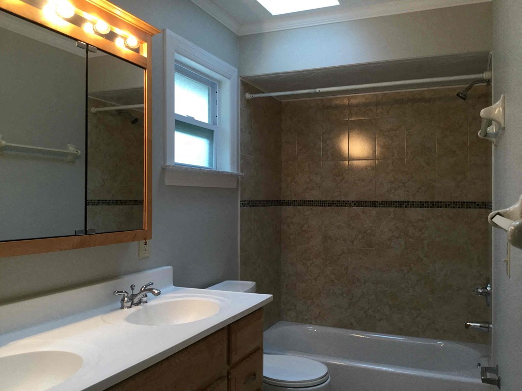 7654 Balmy Ct 4 Beds House for Rent - Photo Gallery 25