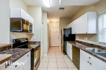 7707 N Riverdale Ave 5 Beds House for Rent - Photo Gallery 4
