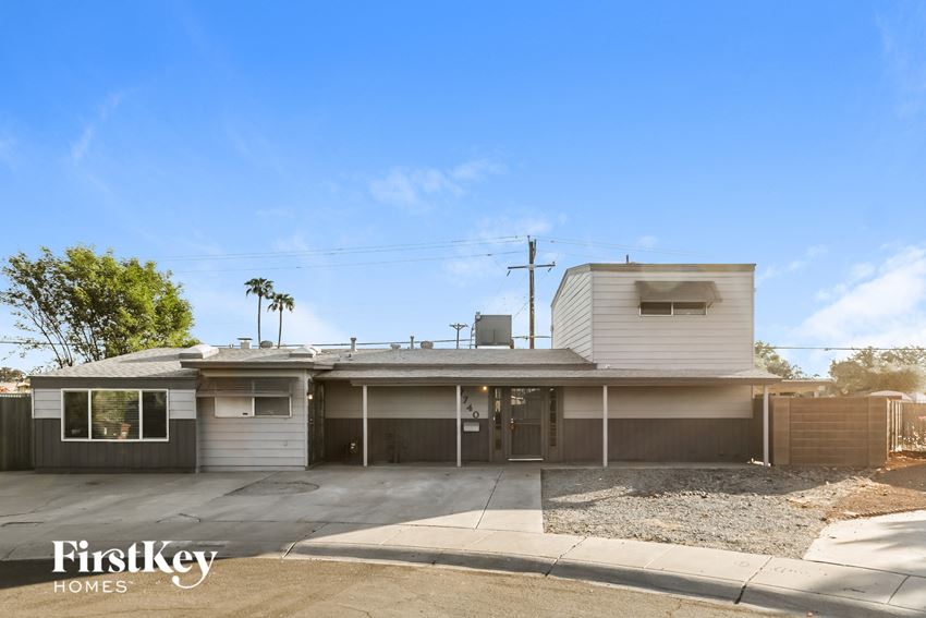 7740 E MCKINLEY St 4 Beds House for Rent - Photo Gallery 1