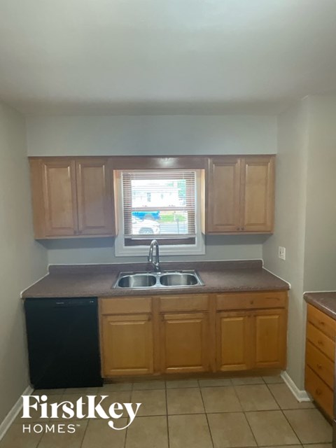 7744 Lotus Ave 3 Beds Apartment for Rent