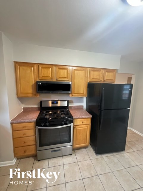 7744 Lotus Ave 3 Beds Apartment for Rent
