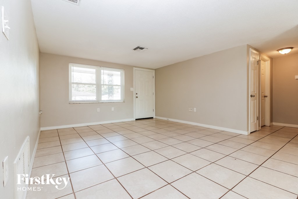 the living room is clean and ready for the family to use
