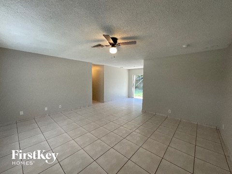 7820 SW 9Th St 2 Beds Apartment for Rent