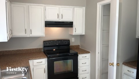 7901  Sunset Cir 3 Beds Apartment for Rent