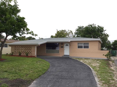 7925 Indigo St 3 Beds Apartment for Rent