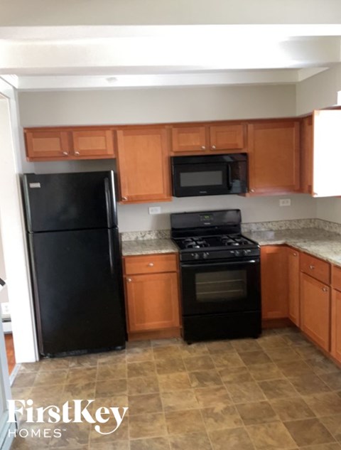 7932 Newland Ave 3 Beds Apartment for Rent