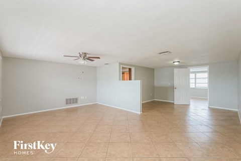 7915 Foxbloom Dr 3 Beds Apartment for Rent