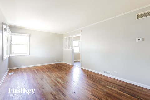 8017 Merrimac Ave 4 Beds Apartment for Rent