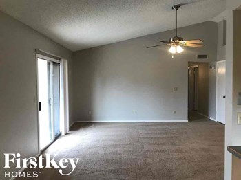 8102 W Bloomfield Rd 3 Beds House for Rent - Photo Gallery 4