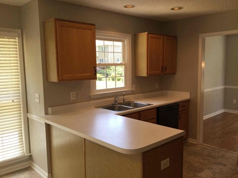 8130 Stonebrook Dr 3 Beds Apartment for Rent