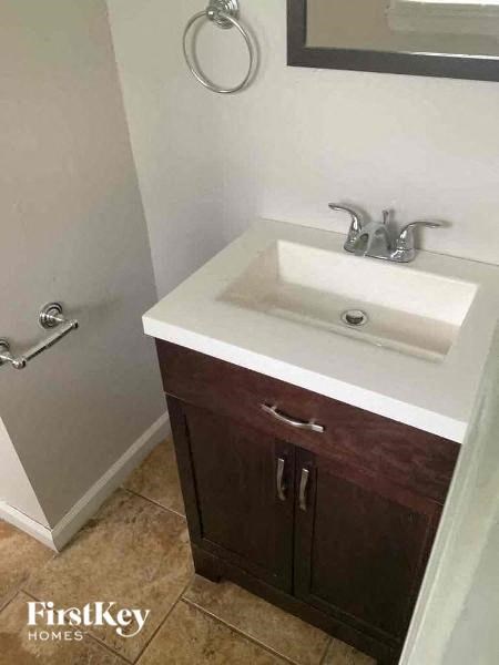 8207 E 85th St 3 Beds House for Rent - Photo Gallery 8