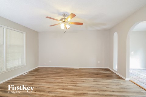8211 E 166Th St 3 Beds Apartment for Rent