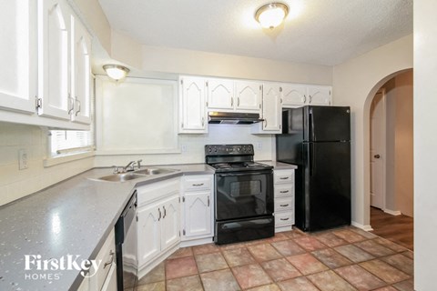 8211 E 166Th St 3 Beds Apartment for Rent