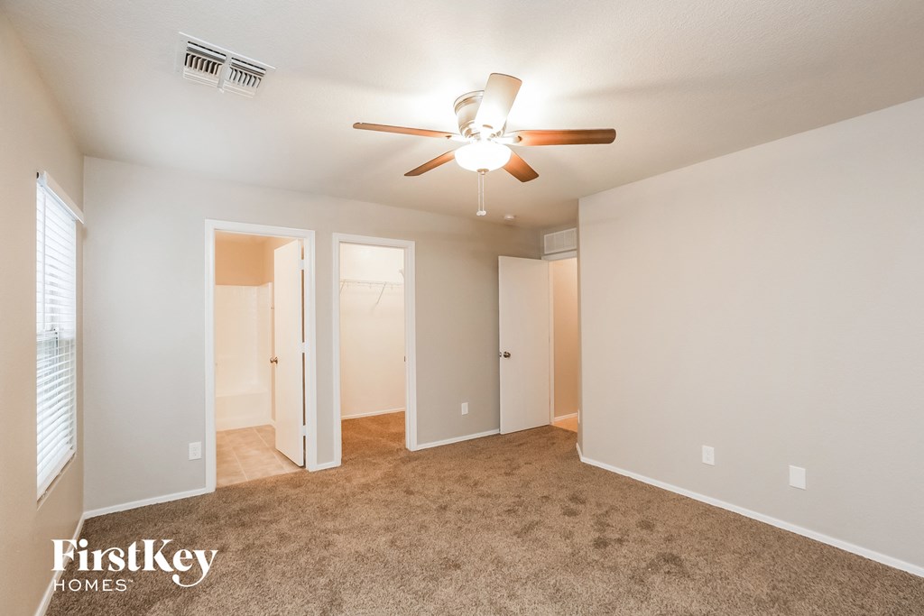 8338 W Hughes Dr 3 Beds House for Rent - Photo Gallery 9