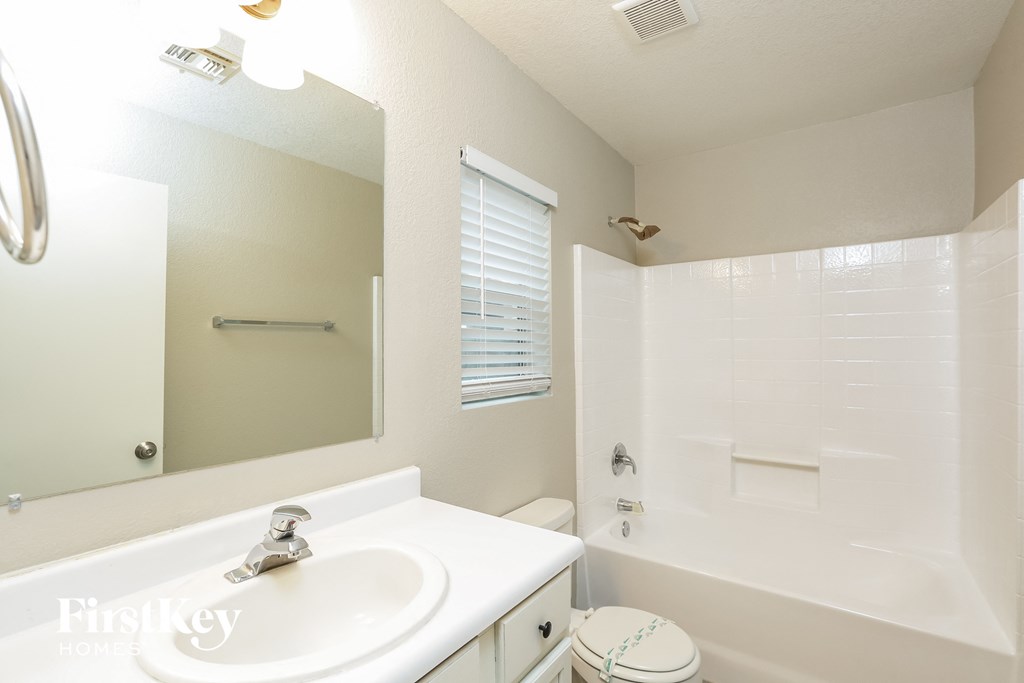 8338 W Hughes Dr 3 Beds House for Rent - Photo Gallery 10