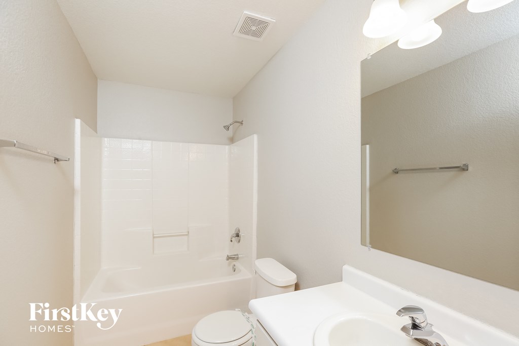 8338 W Hughes Dr 3 Beds House for Rent - Photo Gallery 13