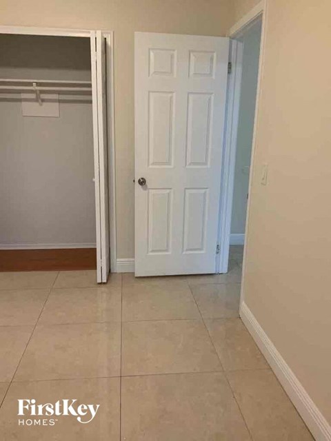 8410 Nw 27 Pl 3 Beds House for Rent - Photo Gallery 12