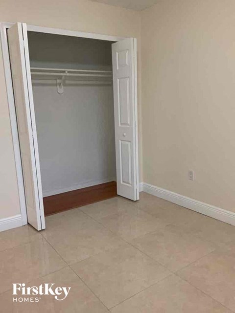 8410 Nw 27 Pl 3 Beds House for Rent - Photo Gallery 14