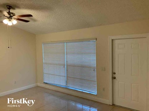 8410 Nw 27 Pl 3 Beds House for Rent - Photo Gallery 2