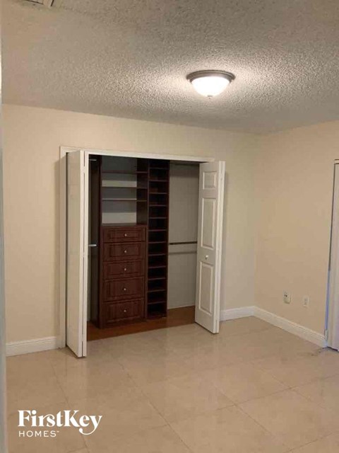 8410 Nw 27 Pl 3 Beds House for Rent - Photo Gallery 5