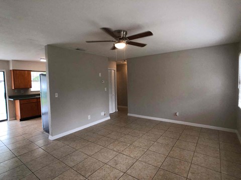 8411 53Rd Way N 3 Beds Apartment for Rent
