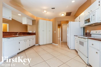 8441 Bahamas Rd. 3 Beds House for Rent - Photo Gallery 5