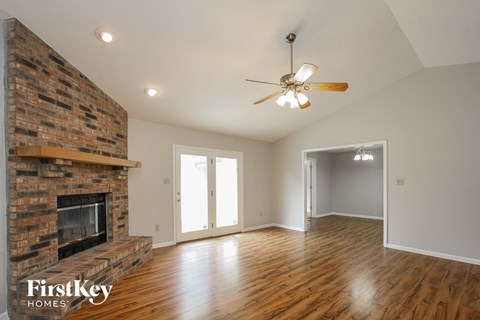 8522 Summertree Ln 4 Beds Apartment for Rent