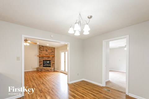 8522 Summertree Ln 4 Beds Apartment for Rent