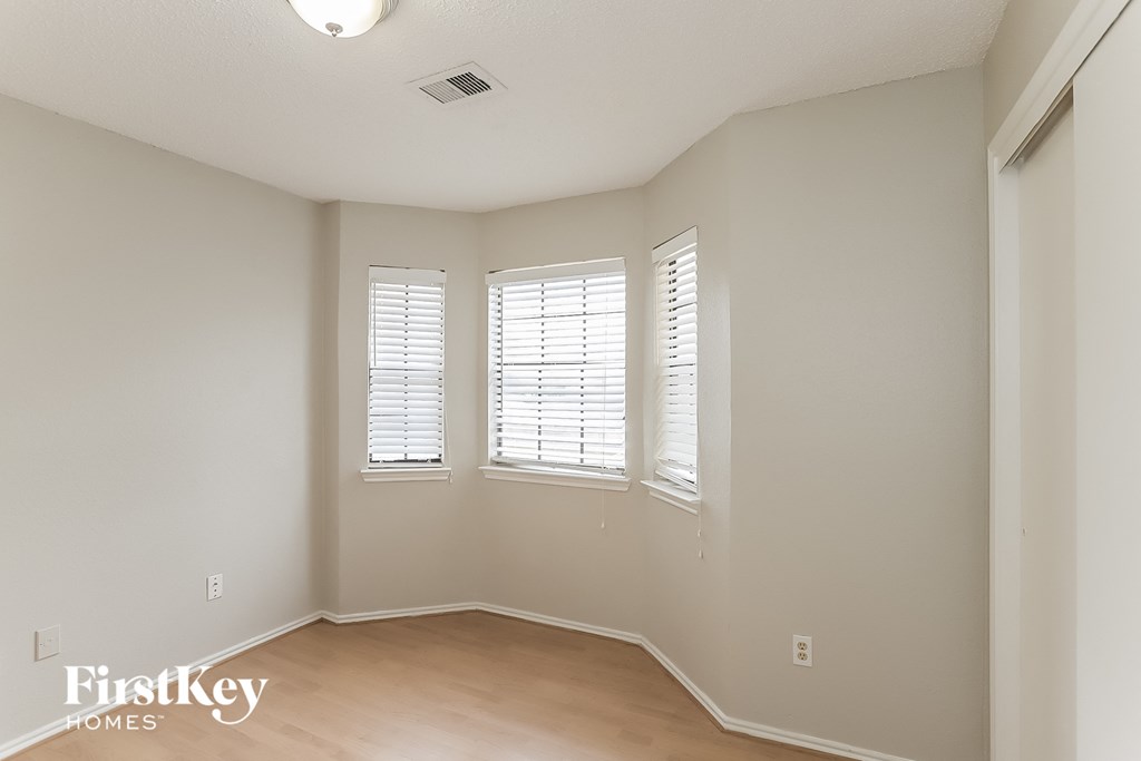 the living room is clean and ready for the family to use