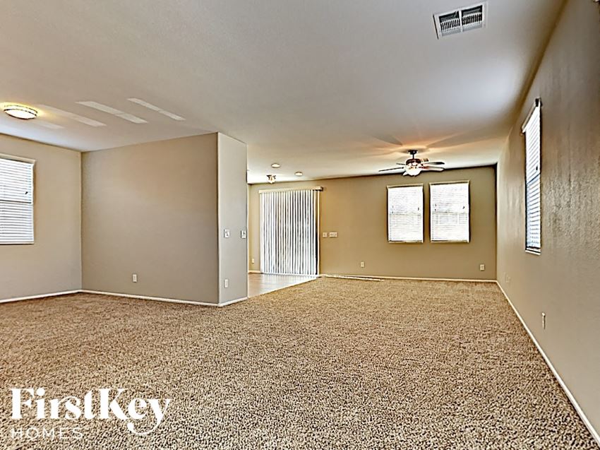 8663 Bella Sparkle Ave Las Vegas, NV 89178