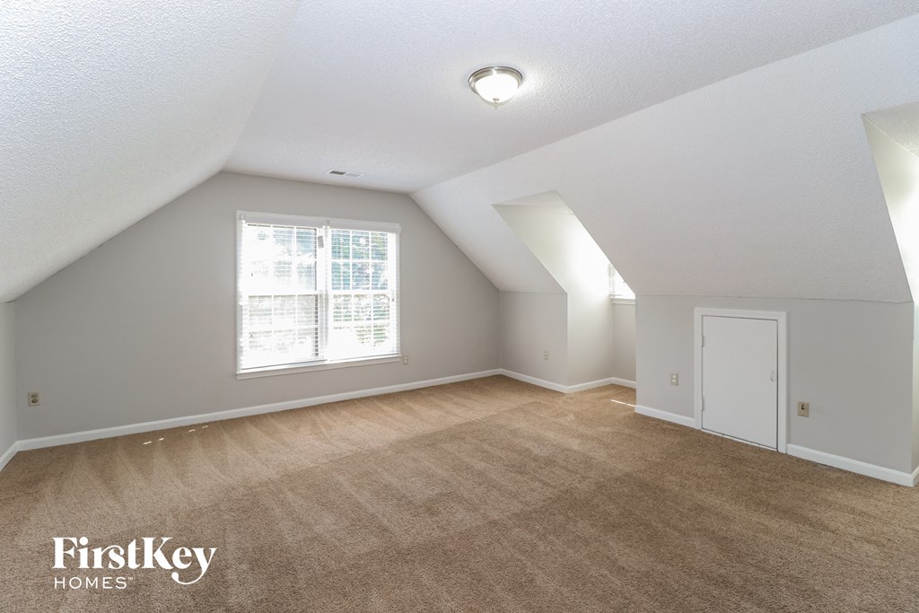 the living room and dining room are spacious and clean