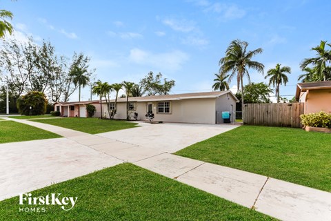 8710 SW 200 ST 3 Beds Apartment for Rent