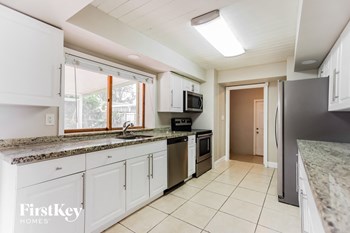 8710 SW 200 ST 3 Beds House for Rent - Photo Gallery 6