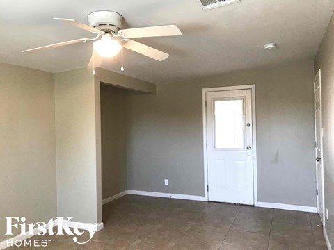 8802 N 35TH Dr 4 Beds Apartment for Rent