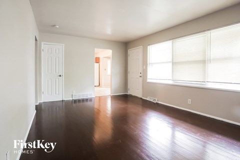 8820 Manchester Ave 4 Beds Apartment for Rent
