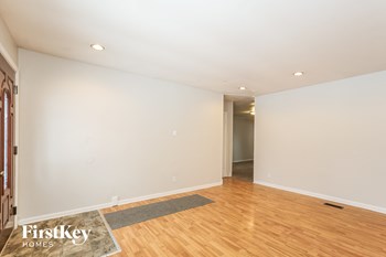 9045 Stardust Drive 5 Beds House for Rent - Photo Gallery 4