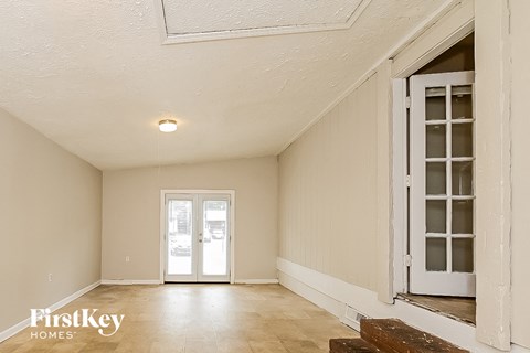 9075 Gatewood Dr 3 Beds Apartment for Rent