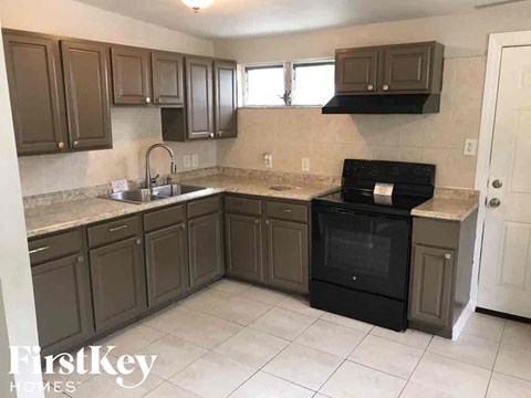 9242 82Nd Way 4 Beds Apartment for Rent