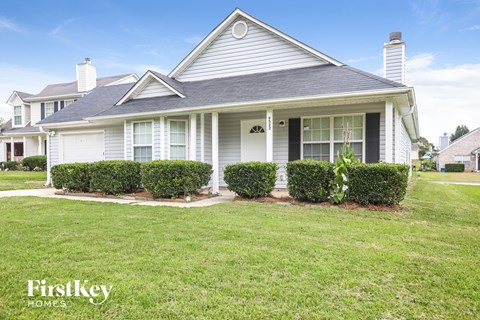 9522 Sleepy Hollow Ln 3 Beds Apartment for Rent