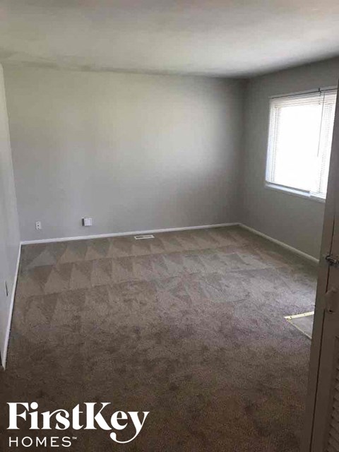 9525 E 39Th Place 3 Beds Apartment for Rent