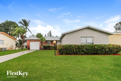 9749 Sandalfoot Blvd 3 Beds Apartment for Rent