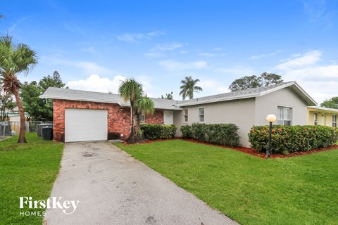9749 Sandalfoot Blvd 3 Beds Apartment for Rent