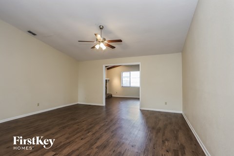 9923 57Th Way N 3 Beds Apartment for Rent