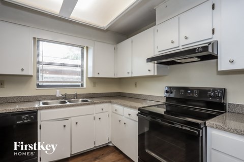 9923 57Th Way N 3 Beds Apartment for Rent